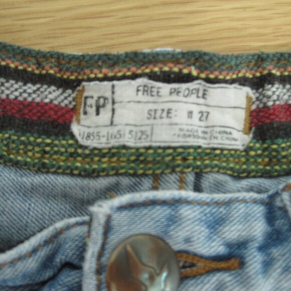 Free‎ People Sz 27 Baja Aztec Print Cutoff Denim Distressed Shorts Patch Cheeky - Picture 3 of 7